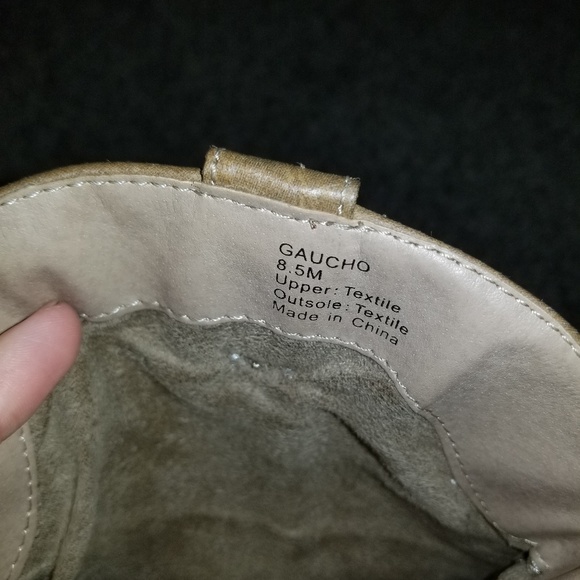 Boots - Picture 3 of 3